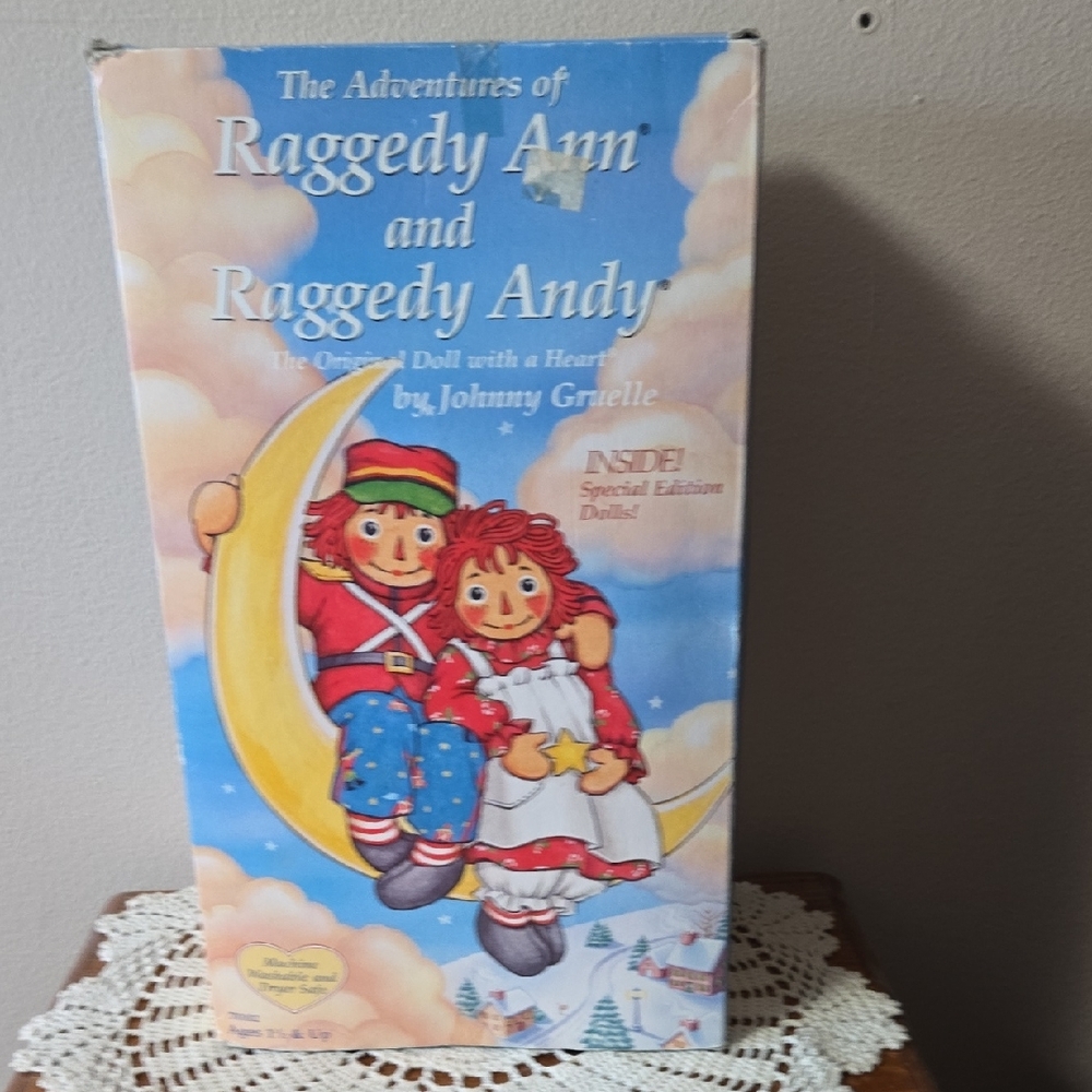 Raggedy Ann and Andy Dolls In Original Box - Picture 2 of 6
